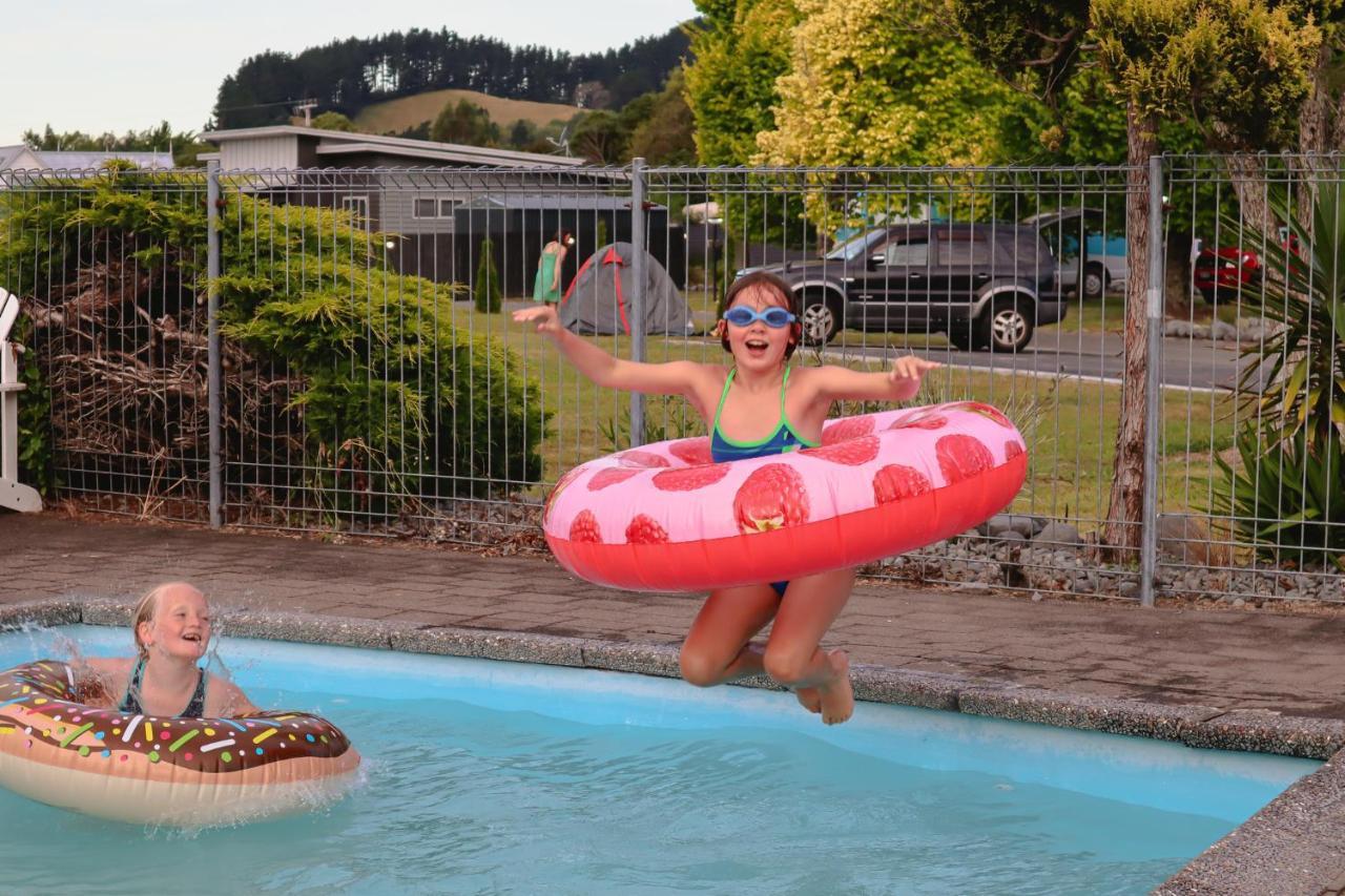 Parklands Motorlodge & Holiday Park Turangi Exterior foto